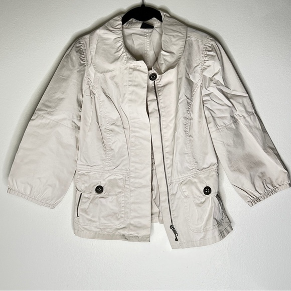 Tribal Size 2 Womens Lightweight Jacket. Ballon Sleeve. Button and Zip up. Cream - Picture 2 of 7